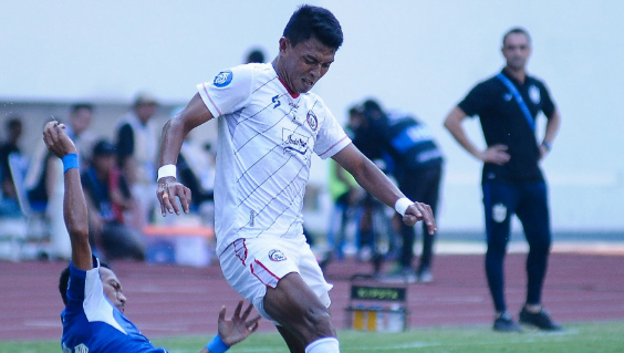 Saat ini beredar berita yang cukup ramai tentang kemungkinan Arema FC untuk mengundurkan diri dari BRI Liga 1 2023/2024. Kabar ini tengah menjadi pusat perhatian dalam kancah sepak bola Indonesia. Berikut adalah daftar klub yang sebelumnya pernah pamit undur diri dari Liga Indonesia karena sejumlah alasan.