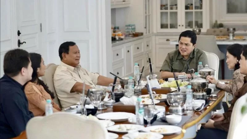 Menteri BUMN Erick Thohir menyampaikan dukungannya kepada Menteri Pertahanan Prabowo Subianto, yang maju mencalonkan diri sebagai calon presiden (capres) di Pilpres 2024, karena ingin menjadikan Indonesia lebih maju.