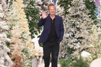 Matthew Perry bintang serial Friends meninggal dunia di kediamannya pada pagi ini, Minggu (29/10).