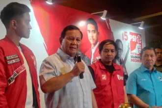 Berharap Gibran Tidak Keluar, Prabowo: Kita Senang Kalau Beliau Tetap Kader PDIP