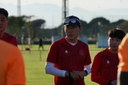Pelatih Timnas Indonesia Shin Tae-yong kini bergabung dengan klub K League 2, Seongnam FC, sebagai penasihat. Sebenarnya, kehadiran pelatih Timnas Indonesia ini bukanlah hal yang baru bagi klub tersebut.
