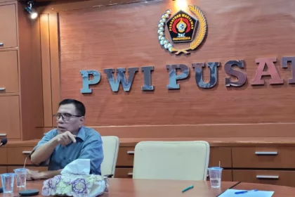 Ketua Persatuan Wartawan Indonesia (PWI) Pusat Hendry CH Bangun memangil wartawan Indonesia untuk mengikuti kompetisi Anugerah Adinegoro
