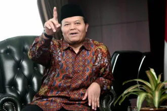 Wakil Ketua MPR Hidayat Nur Wahid (HNW) menegaskan bahwa Indonesia wajib memberikan bantuan kepada bangsa Palestina, baik melalui doa maupun dukungan finansial, guna mencegah penjajahan Israel terhadap Palestina.