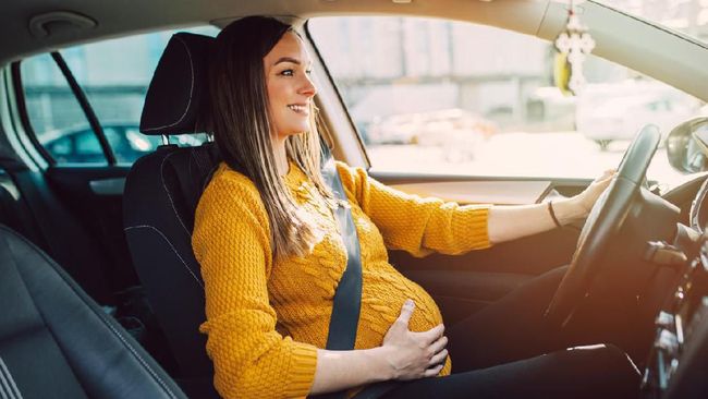 Tips ibu hamil mengendarai mobil dengan aman