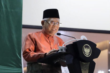 Wakil Presiden Ma'ruf Amin menunda pertemuan makan siang dengan tiga bakal calon wakil presiden yang dijadwalkan berlangsung di Istana Wakil Presiden, Jakarta, Senin (6/11), karena adanya agenda kenegaraan.