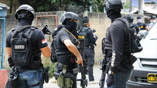 Detasemen Khusus (Densus) 88 Antiteror Polri mengimbau warga yang mengikuti aksi bela Palestina di Monas, Jakarta Pusat, pada Minggu (5/11), mewaspadai adanya kelompok tertentu yang memanfaatkan aksi kemanusiaan tersebut melakukan penggalangan dana untuk teroris.