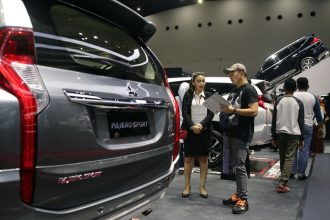 Banyak orang bilang, akhir tahun adalah waktu yang tepat untuk membeli mobil. Karena, hampir seluruh merek memberikan promo berlimpah di akhir tahun. (Foto: Mitsubishi)