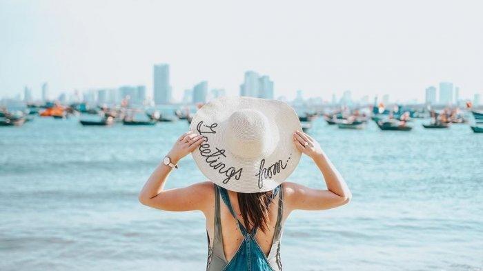 Berwisata merupakan kebutuhan psikologis bagi siapa saja, termasuk para introvert. Orang dengan jenis kepribadian introvert ini terkenal lebih suka nyaman sendirian termasuk juga untuk bepergian jauh. (Foto: Tribun News)