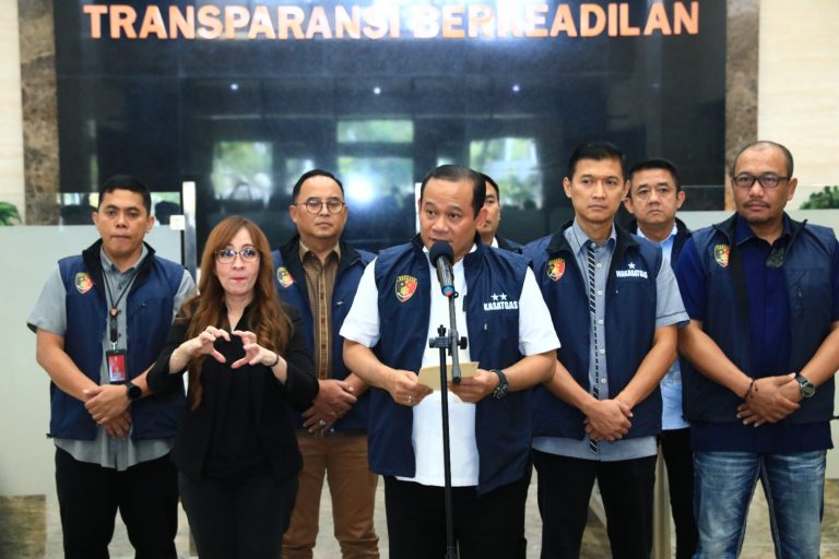 Kepala Sidik Satgas Anti Mafia Bola, Dani Kustoni mengungkapkan bahwa Vigit Waluyo telah menjadi aktor di balik pengaturan skor atau match fixing laga sepak bola di Indonesia sebanyak tiga kali.