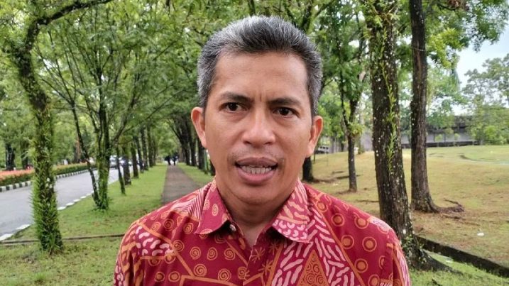 Profil dan biodata Khairul Fahmi, panelis debat pertama Pilpres 2024 adalah seorang pakar hukum Universitas Andalas (UNAND) Padang, Sumatera Barat yang sangat berpengalaman dalam bidang hukum.