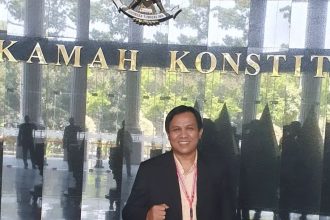 Profil dan biodata Agus Riewanto, pakar hukum tata negara Universitas Sebelas Maret (UNS), Surakarta yang menjadi panelis Debat Pertama Pilpres 2024.