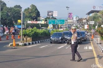 Jalur Alternatif di Puncak Bogor pada Malam Tahun Baru 2024. (Foto: Detik.com)