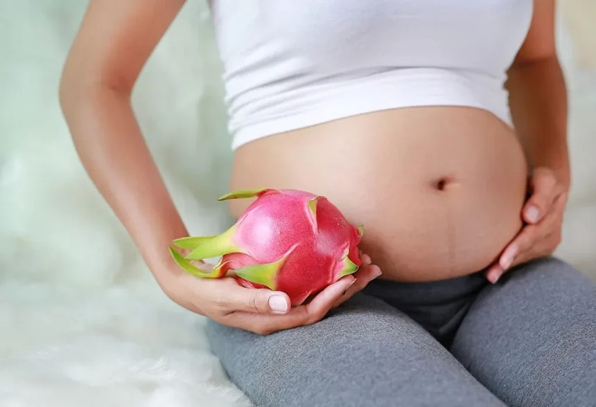 Manfaat buah naga bagi ibu hamil dan janin