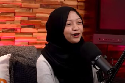 Halda Rianta menyebut ada tongkrongan hitz The Nuruls di Depok saat menjadi bintang tamu The Podcast Hub (Podhub). (Foto: Podhub)