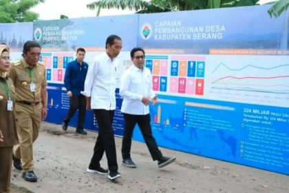 Sesuai dengan regulasi yang ditetapkan oleh pemerintah, Presiden Joko Widodo (Jokowi) berjanji bakal menaikkan dana desa yang akan diterima seluruh desa di Indonesia hingga bakal awasi pemanfaatannya.