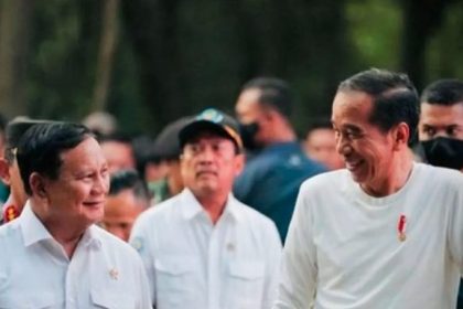 Jokowi effect disebut tingkatkan elektabilitas pasangan Prabowo Subianto dan Gibran Rakabuming Raka. Ungkapan itu berasal dari hasil survei dari Ipsos Public Affairs, yang juga katakan, capres dan cawapres nomor urut 2 ini disebut paling berpotensi melanjutkan program dari Presiden Jokowi.