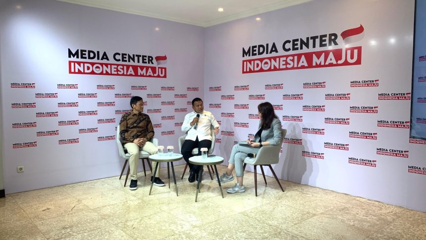 Wakil Menhan Muhammad Herindra mengatakan, melalui Menteri Pertahanan, Prabowo Subianto telah menyiapkan 42 pesawat tempur Rafale yang baru dalam sejarah Indonesia.