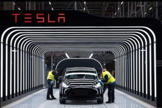 Tesla menarik kembali lebih dari 1,6 juta kendaraan di Tiongkok karena perangkat lunak kemudi dan sistem penguncian pintu mengalami eror. (Foto: Instagram/teslamotors)