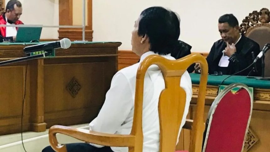 Mantan Rektor Universitas Udayana, I Nyoman Gde Antara divonis bebas oleh Majelis Hakim Pengadilan Tindak Pidana Korupsi di Pengadilan Tipikor, Denpasar Bali, Kamis (22/2/2024) . Foto: Antara)