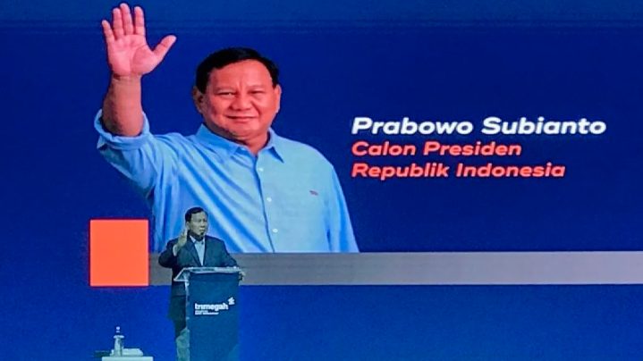 Jelang debat kelima Pilpres 2024, elektabilitas pasangan calon presiden dan wakil presiden Prabowo Subianto-Gibran Rakamubing Raka 52,9 persen, berdasarkan hasil dari survei yang dilakukan oleh lembaga survei Point Indonesia.