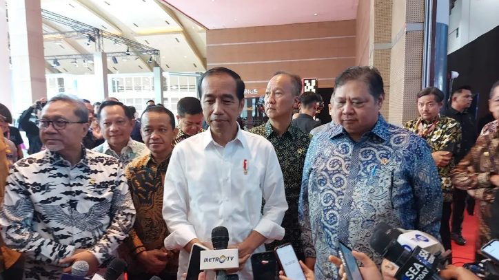 Isi pembicaraan Presiden Joko Widodo (Jokowi) saat bertemu dengan calon presiden dan wakil presiden nomor urut 2 Prabowo-Gibran usai Pemilu 2024. Benarkah hanya ucapkan selamat saja?