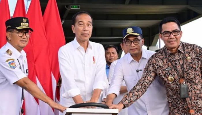 Jokowi Dorong Masyarakat Gunakan Transportasi Umum saat Peresmian Terminal Samarinda Seberang