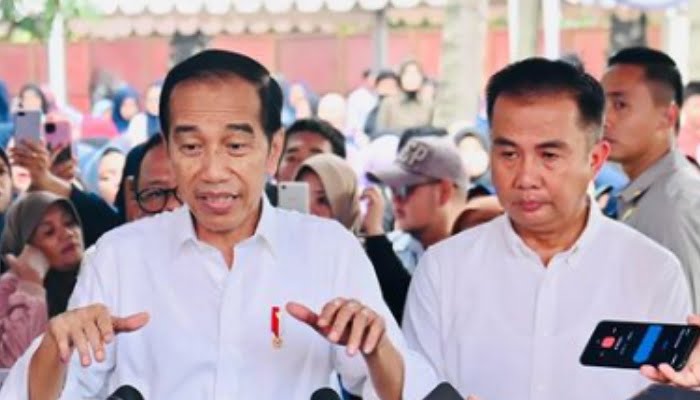 Jokowi Motivasi Nasabah Mekaar Bekasi Investasi Keuntungan Usaha