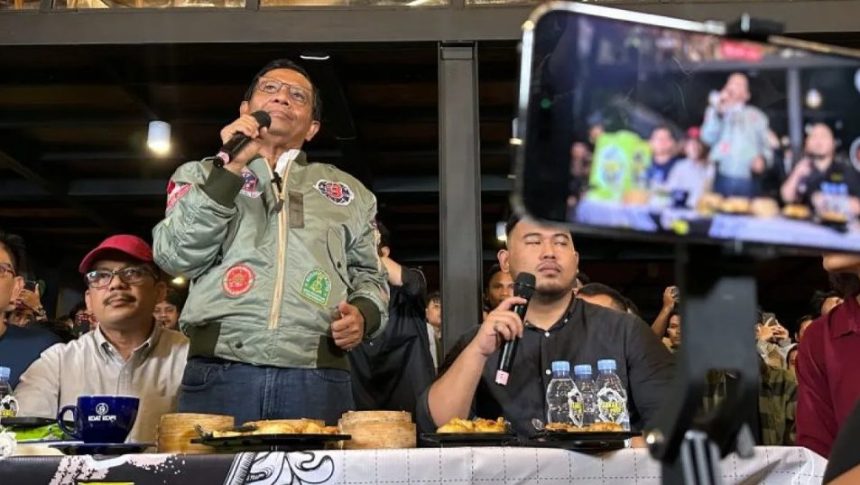 Demi cegah bayar utang, calon wakil presiden nomor urut 3 Mahfud Md janjikan hentikan modus pailit badan usaha milik negara (BUMN).