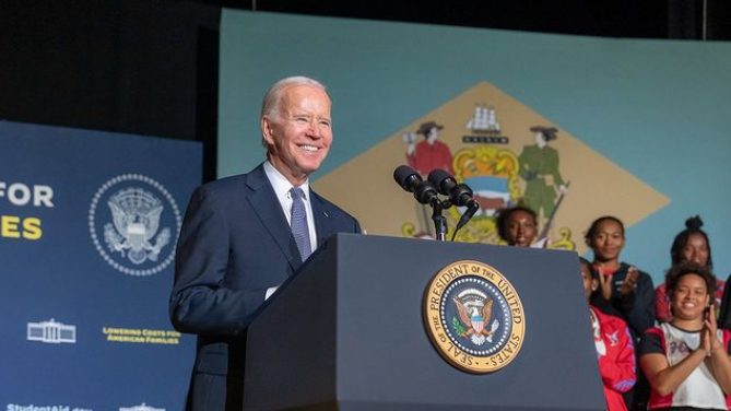 Joe Biden sebut mobil China bisa jadi mata-mata orang Amerika. (Foto: Instagram/joebiden)