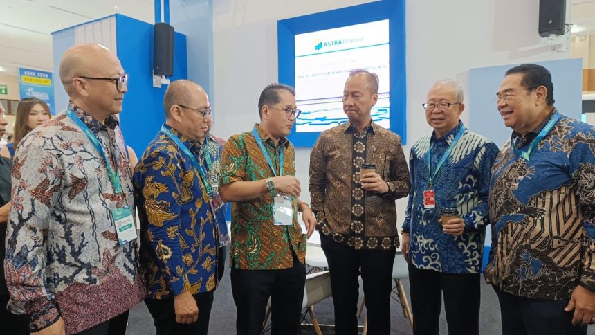 Menteri Perindustrian Republik Indonesia, Agus Gumiwang Kartasasmita mendorong para pelaku industri untuk menciptakan Indonesia sebagai negara green mobility. (Foto: Menteri Perindustrian Agus Gumiwang di GIICOMVEC 2024)