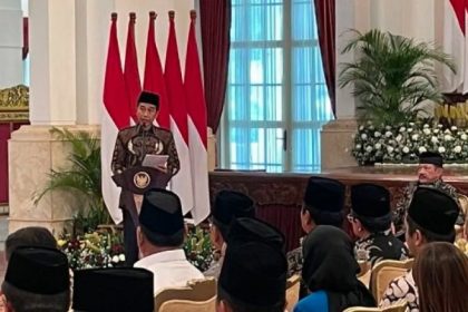 Alasan Partai Solidaritas Indonesia (PSI) untuk mendorong Presiden Joko Widodo atau Jokowi menjadi ketua koalisi partai politik yang berada di atas ketua umum partai.
