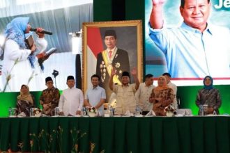Calon presiden nomor urut 2, Prabowo Subianto, menekankan bahwa hasil sementara perhitungan suara real count KPU Pilpres 2024, yang menunjukkan keunggulan dirinya dan Gibran Rakabuming Raka, tidak perlu disambut dengan euforia berlebihan.