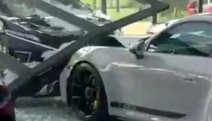 Ini Total Kerugian Pengemudi Xpander Tabrak Porsche di Showroom PIK 2