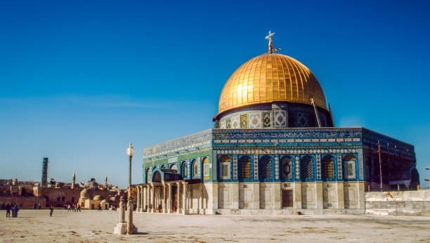 Pada malam pertama bulan suci Ramadhan, tepatnya pada Minggu, 10 Maret 2024, kawasan Masjid Al-Aqsa disiagakan dengan ketat oleh pasukan Israel dan buat warga Palestina risih.