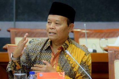 Anggota DPR RI Hidayat Nur Wahid menyoroti fakta adanya dissenting opinion dari tiga hakim MK terkait putusan PHPU beberapa waktu lalu. (Foto: DPR RI)