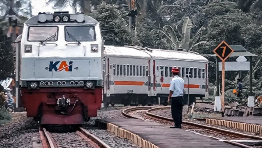 PT Kereta Api Indonesia (Persero), atau KAI, mencatat bahwa selama periode angkutan Lebaran 2024, ketepatan waktu perjalanan kereta api (KA) telah sesuai harapan.