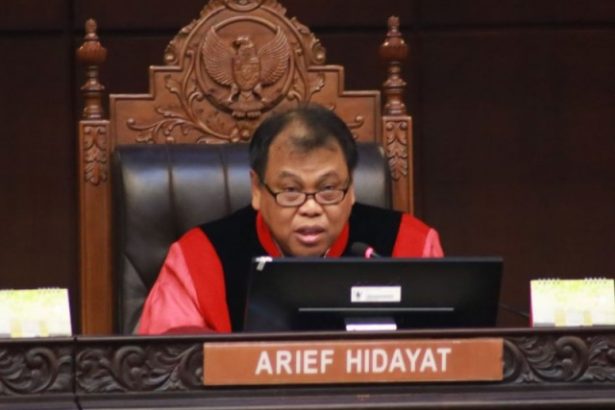 Hakim MK Nyatakan PKPU Syarat Capres Cawapres Telah Sesuai Putusan Nomor 90/XXI/2023. (Foto: Hakim MK Arief Hidayat)