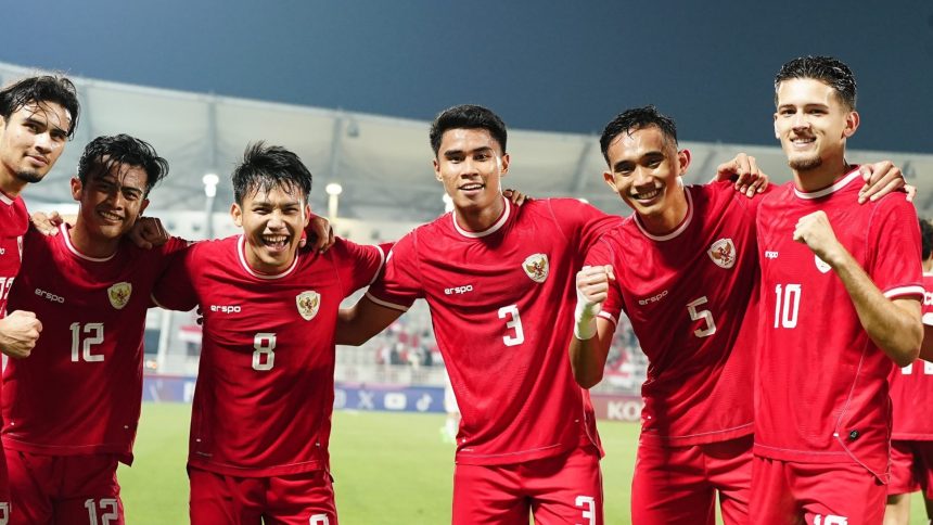 Timnas Indonesia U-23 bersiap menghadapi tantangan berat saat melawan Timnas Uzbekistan U-23 di babak semifinal Piala Asia U-23 2024. Meskipun telah menunjukkan performa yang solid, Garuda Muda akan kembali menjadi underdog menghadapi White Wolves, tim yang tidak akan memberikan kemenangan dengan mudah.