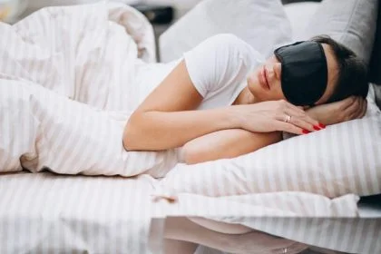 Tidur Salah Bantal Bikin Kesehatan Leher Terganggu. (Foto: Freepik)
