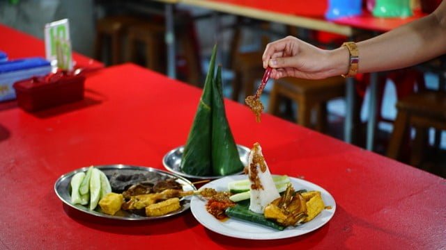 Wisata Kuliner di Jakarta yang Wajib Dicoba. (Foto: Nasi Uduk Gongdangdia)