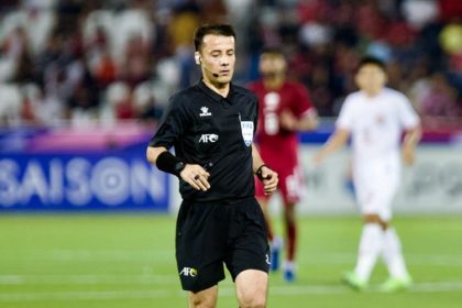 Keputusan wasit Nasrullo Kabirov menuai kontroversi pada laga Piala Asia U-23 2024 antara Qatar vs Timnas Indonesia. (Foto: Kompas.id)