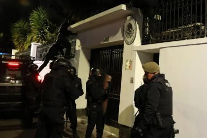 Polisi Ekuador menggerebek Kedutaan Besar Meksiko di Quito untuk menangkap mantan Wakil Presiden Ekuador Jorge Glas. (Foto: BBC)