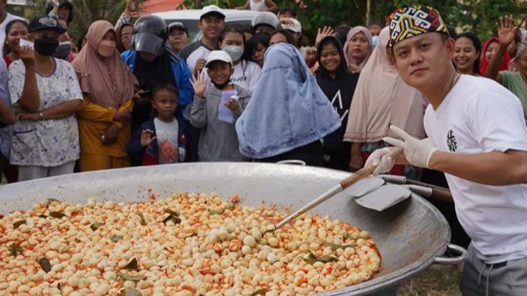 Bobon Santoso kerap kali menjadi perbincangan publik lantaran terkenal sebagai chef rakyat Indonesia. (Foto: Instagram)