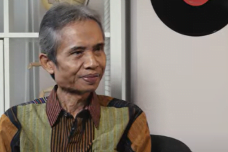 Profil Joko pinurbo menjadi perbincangan pecinta sastra Tanah Air. Penyair terbaik Indonesia ini meninggal dunia pada usia 61 tahun di Yogyakarta, Sabtu (27/4/2024) pagi. (Foto: Youtube)