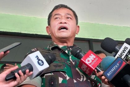 Permintaan maaf Kepala Staf Angkatan Darat (KSAD) Jenderal Maruli Simanjuntak usai kebakaran Gudang Munisi Daerah (Gudmurah) milik Kodam Jaya di Kabupaten Bogor, Jawa Barat, dan bersyukur tak ada korban jiwa dalam kejadian itu.