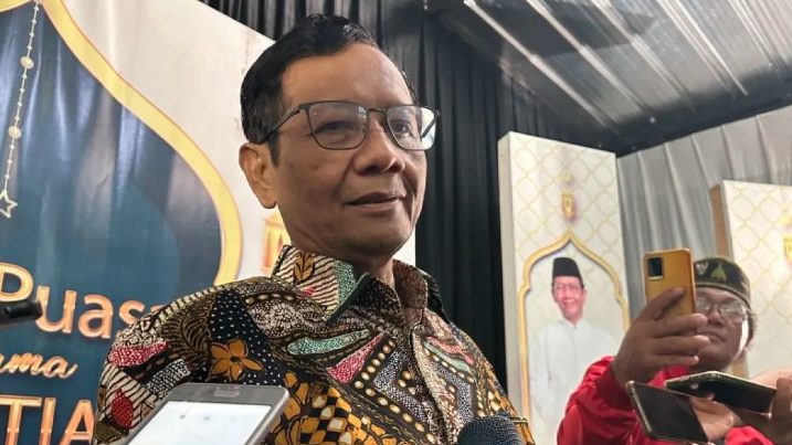 Calon wakil presiden nomor urut 3, Mahfud MD, menahan diri dalam memberikan komentar mengenai pemanggilan empat menteri kabinet dalam sidang lanjutan sengketa Pilpres 2024 di Mahkamah Konstitusi yang dijadwalkan berlangsung pada Jumat, 5 April 2024.