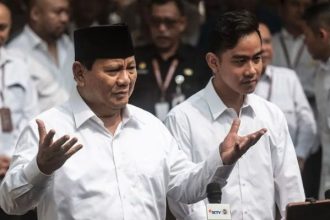 Presiden Joko Widodo (Jokowi) telah menyiapkan agar program-program unggulan dari pasangan Presiden-Wakil Presiden terpilih dalam Pilpres 2024, Prabowo Subianto-Gibran Rakabuming Raka, dimasukkan dalam Rencana Kerja Pemerintah (RKP) dan Rancangan Anggaran Pendapatan dan Belanja Negara (RAPBN) tahun 2025.