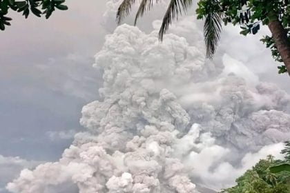 Bandara Sam Ratulangi (Samrat) telah ditutup sementara karena semburan abu vulkanik dari Gunung Ruang di Tagulandang, Kabupaten Kepulauan Sitaro, Sulawesi Utara (Sulut), yang kembali meletus pada Selasa, 30 April 2024, pukul 02.00 Wita.