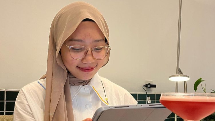 Zara Anak Ridwan Kamil Putuskan Lepas Hijab. (Foto: Tangkapan Layar Instagram @camilliazr)
