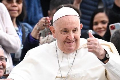 Pemimpin Gereja Katolik, Paus Fransiskus, menyuarakan kekhawatiran atas meningkatnya ketegangan di Timur Tengah setelah serangan rudal dan pesawat nirawak Iran ke Israel pada Sabtu, 13 April 2024.